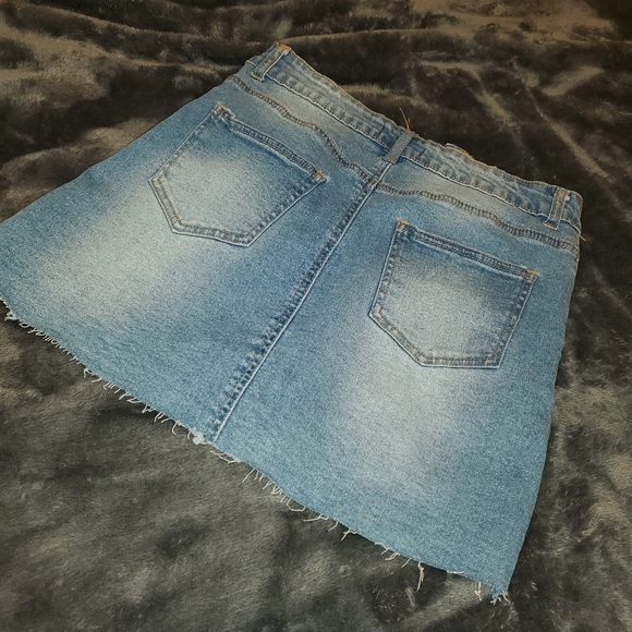 adorable zip front jean mini skirt - Picture 5 of 5